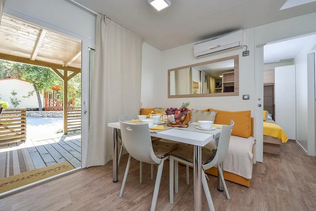 Sunny Home Soline Biograd Na Moru 4*,