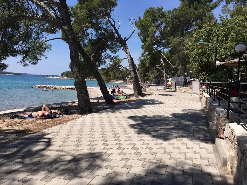 Sunny Home Soline Biograd Na Moru 4*,