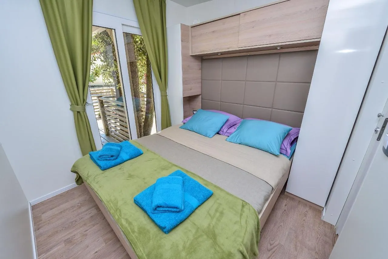 Sunny Home Soline Biograd Na Moru 4*,