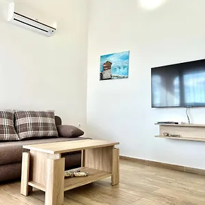 Nina Apartman
